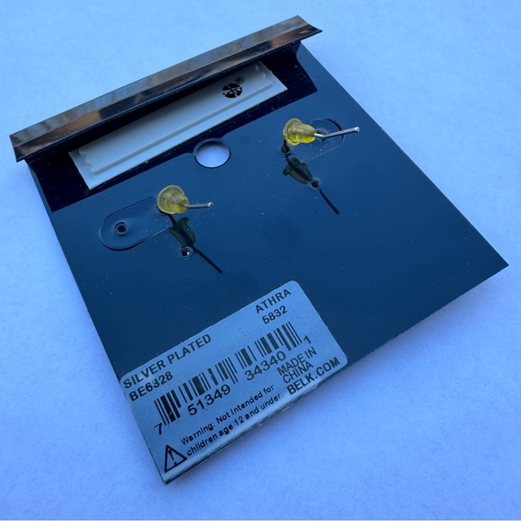 NEW! Women’s Fine Silver Plate Crystal Earrings by Belk Silverworks NWT - Picture 4 of 4